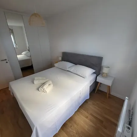 Antea With Free Parking Daire Zadar