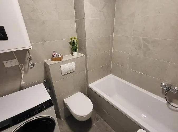 아파트 Antea With Free Parking 자다르