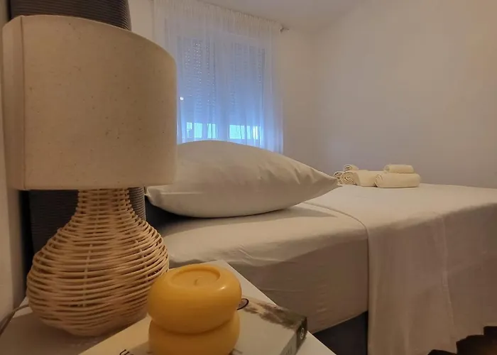 Antea With Free Parking 아파트